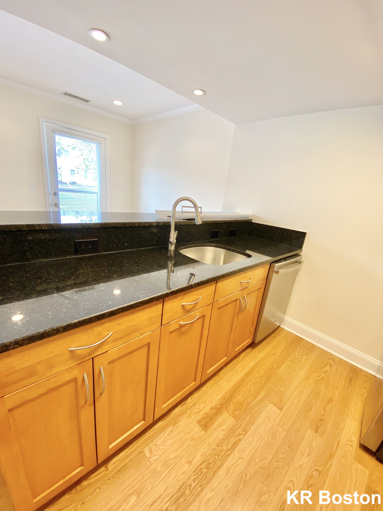 38 Gerry Rd, Chestnut Hill