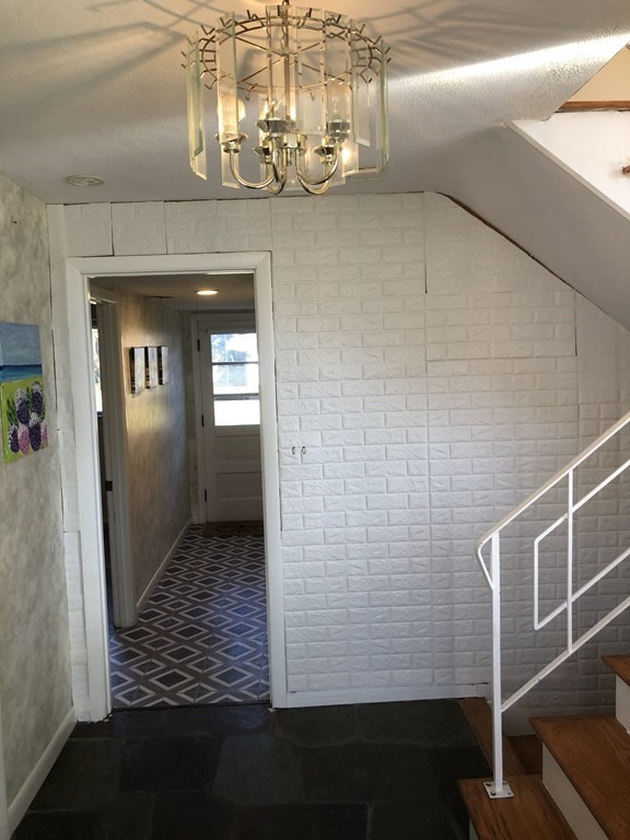 61 Esty Farm Rd, Newton