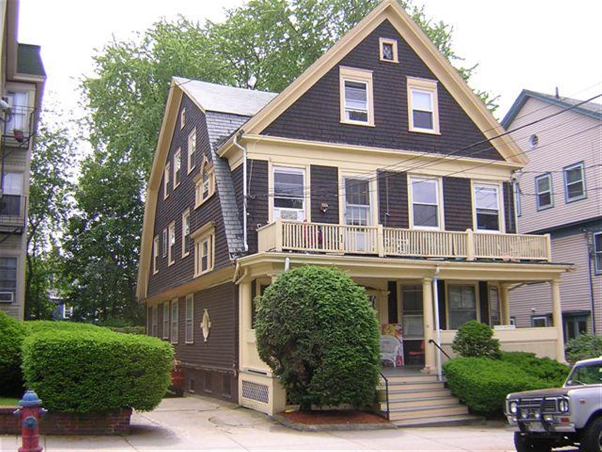 81 College Ave, Davis Square