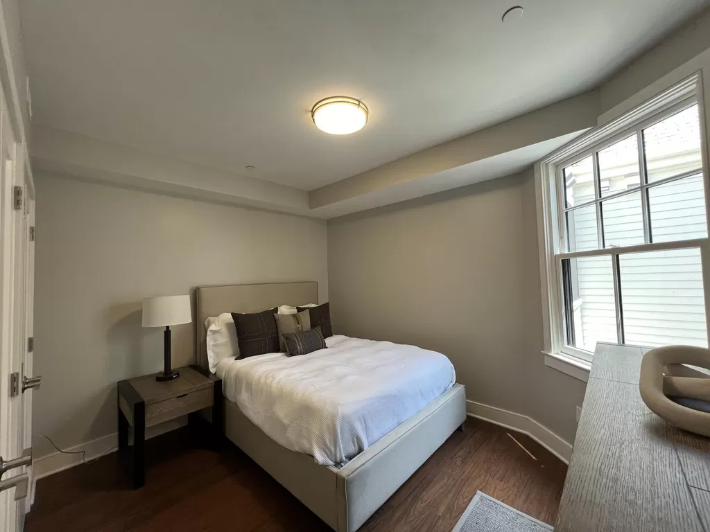 382 Harvard St, Mid-Cambridge