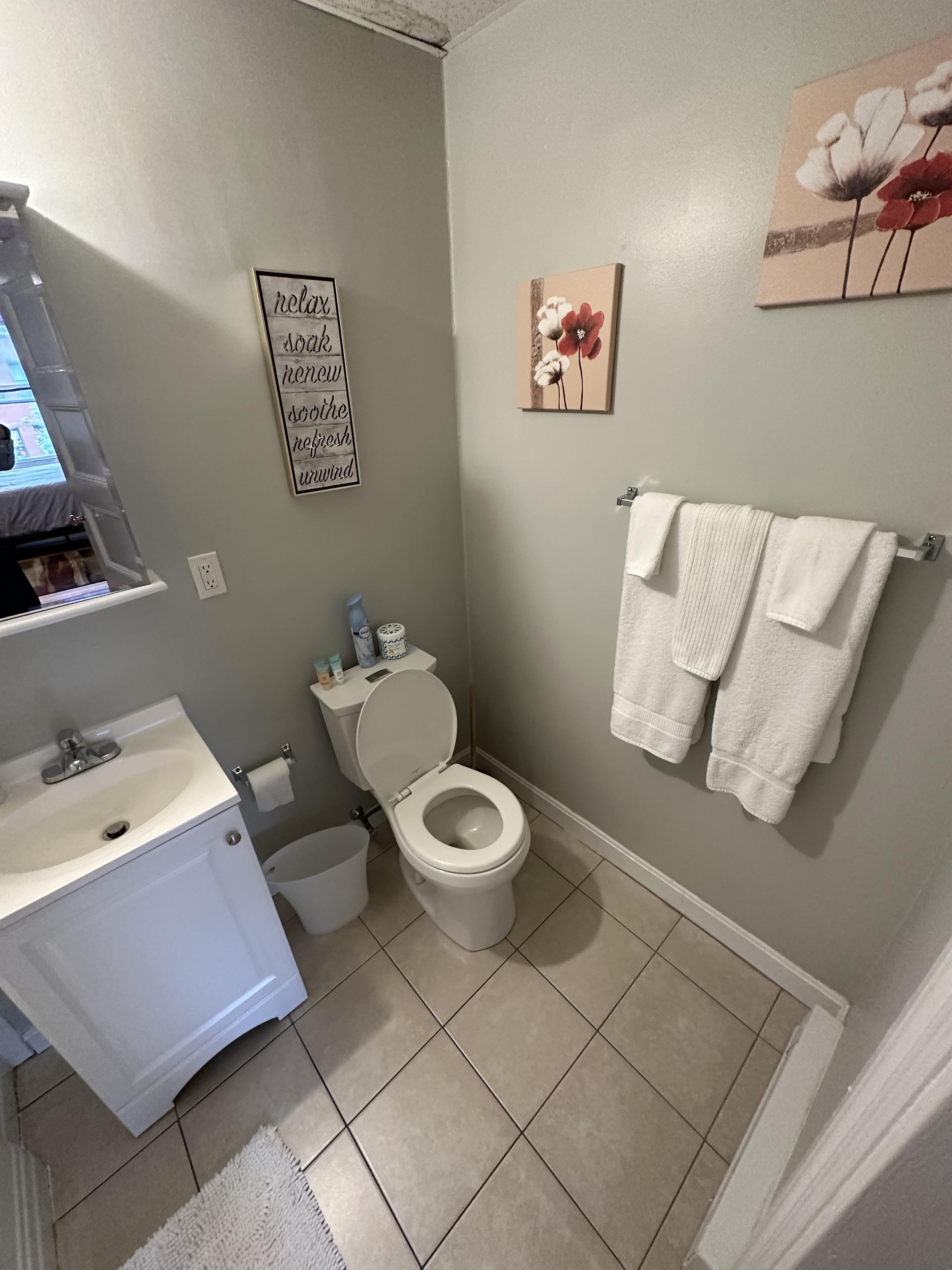 302 Newbury St, Back Bay