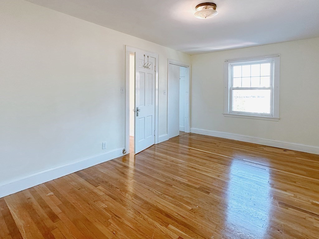 32 Valentine, Arlington