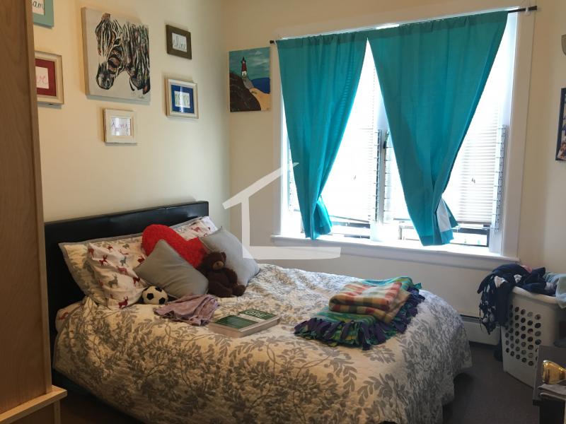 12 Dean Rd, Washington Square