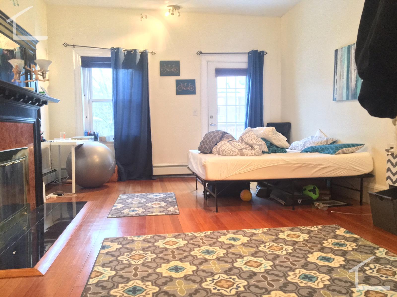 1689 Beacon, Washington Square