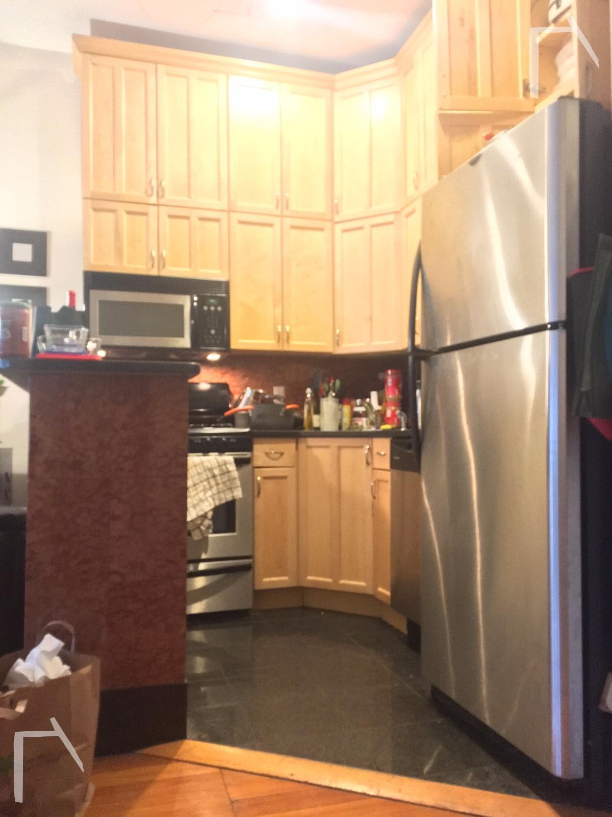 1689 Beacon, Washington Square