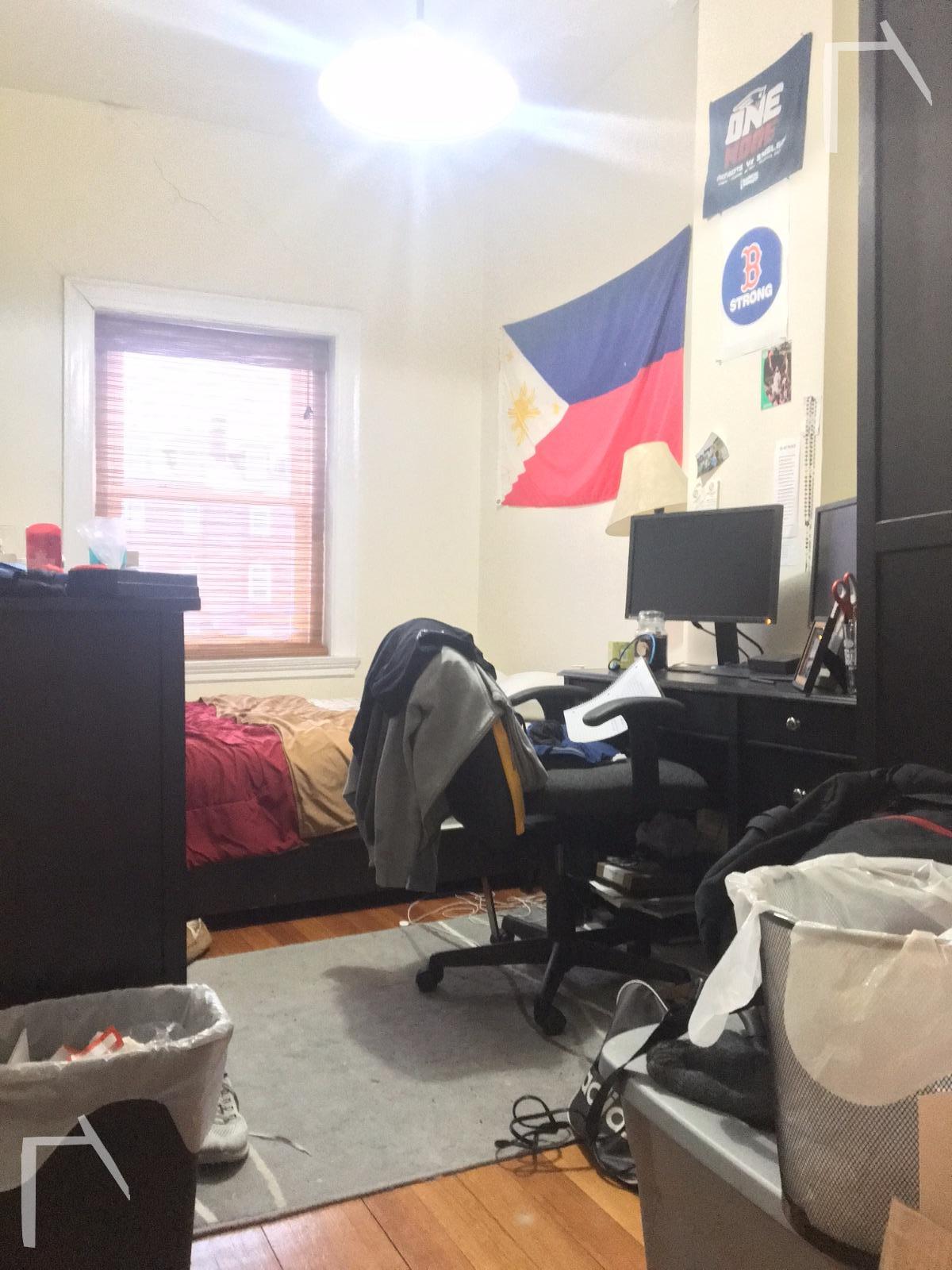 1689 Beacon, Washington Square