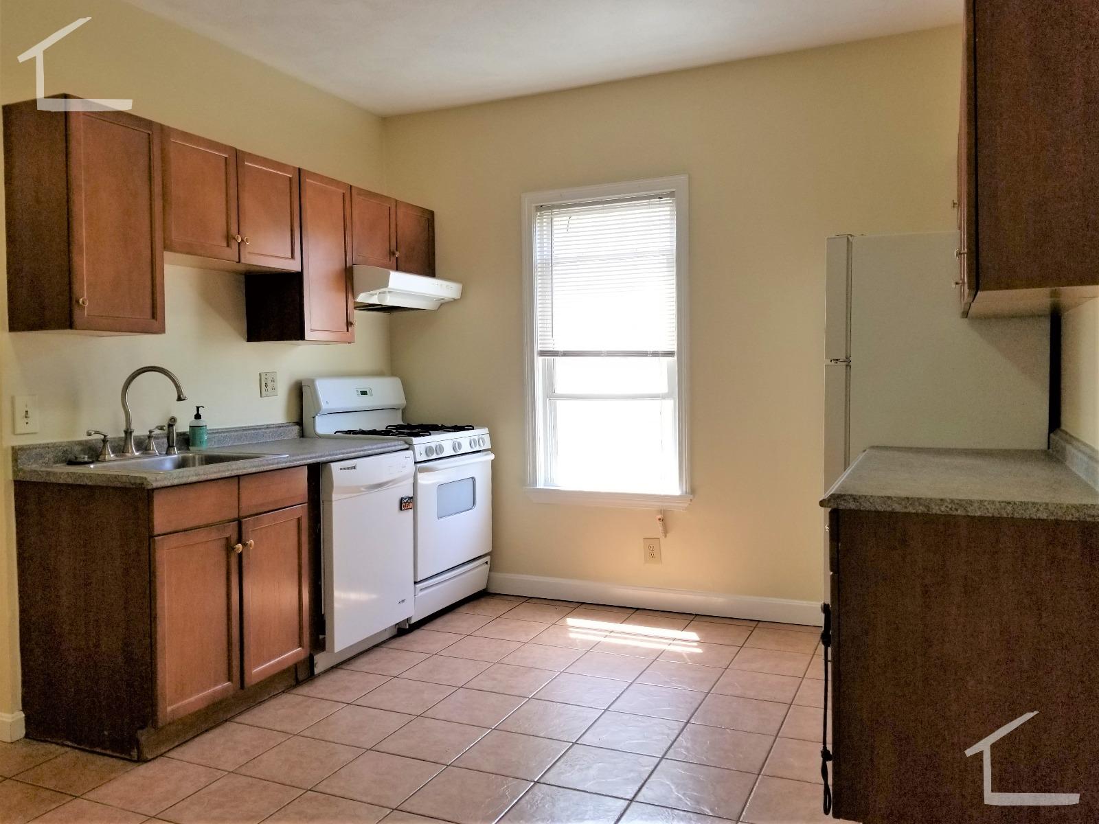 34 Pratt St, Allston