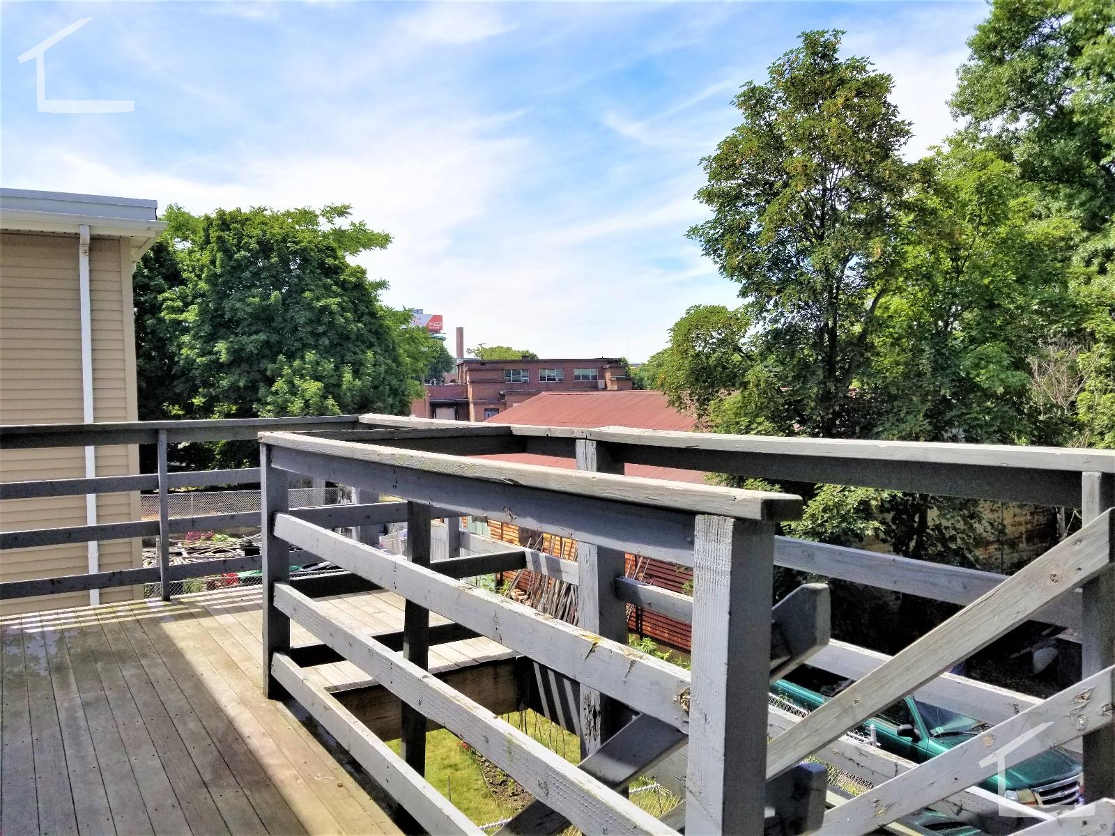 34 Pratt St, Allston