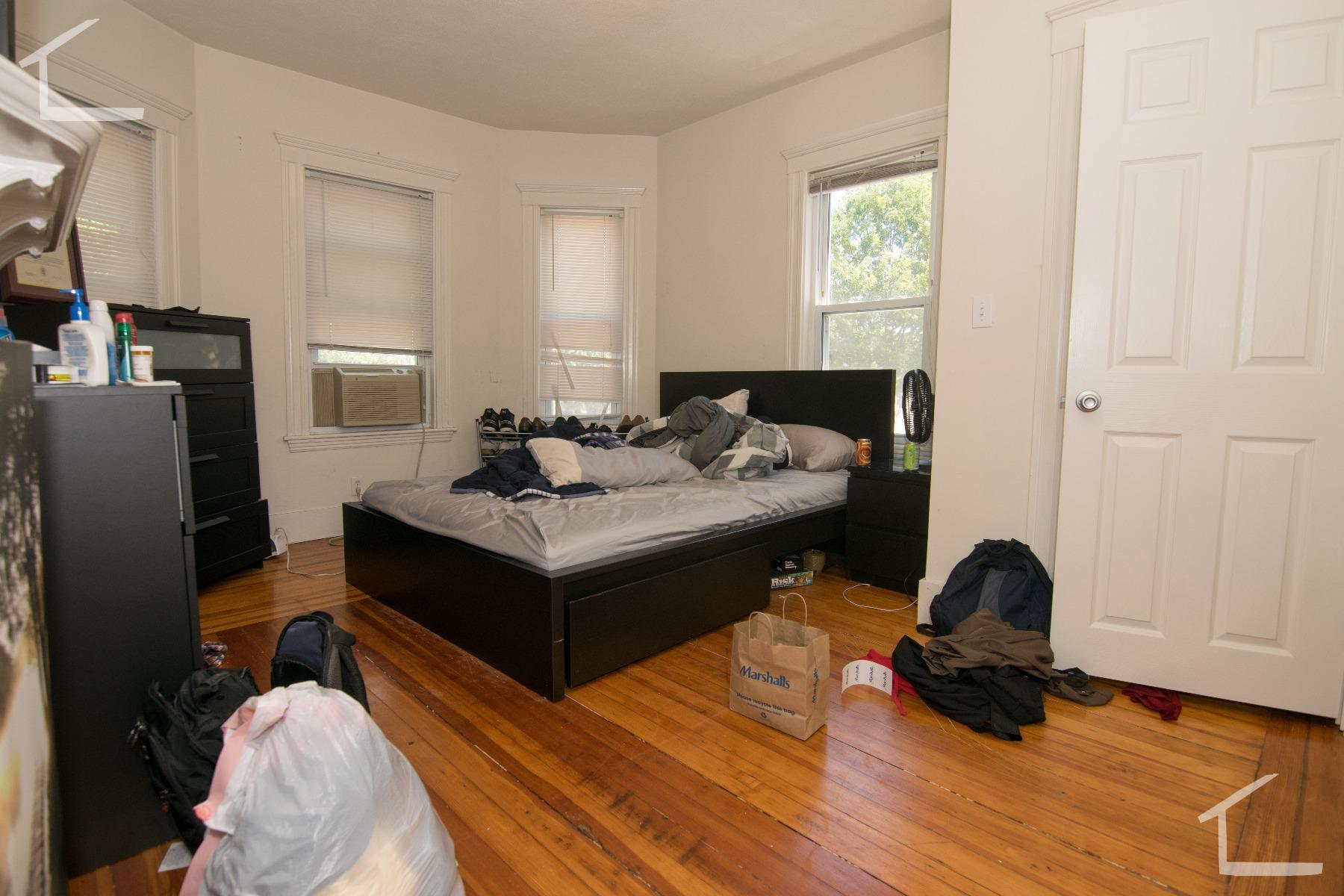 548 Washington St, Brighton