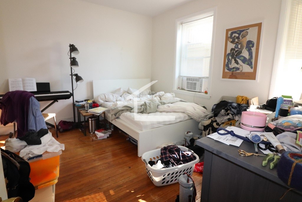 52 Parkman St, Coolidge Corner