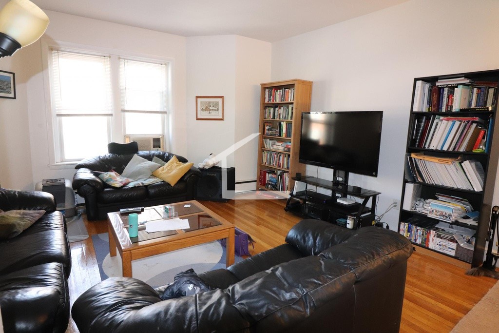 52 Parkman St, Coolidge Corner