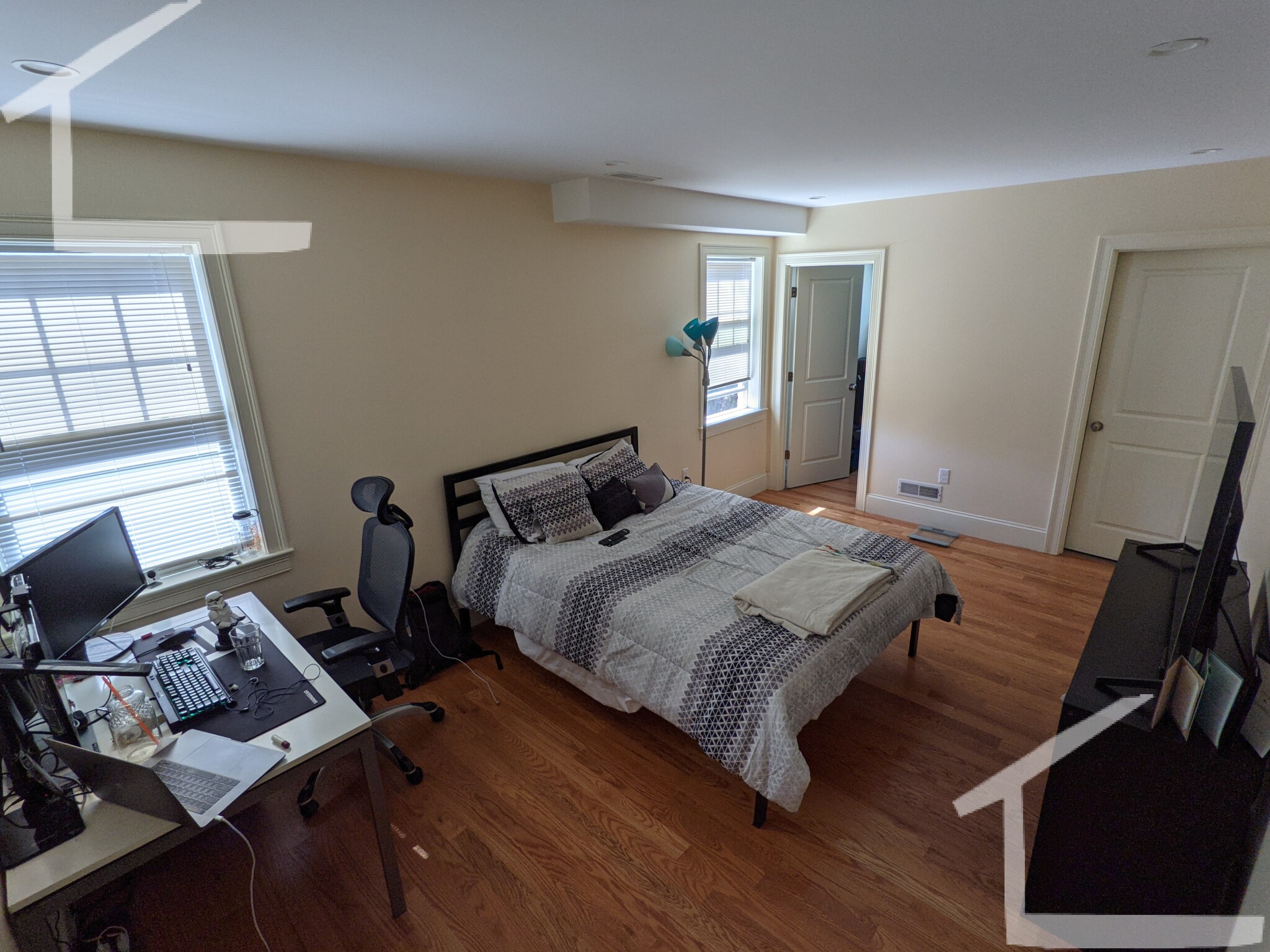 26 Bothwell, Brighton