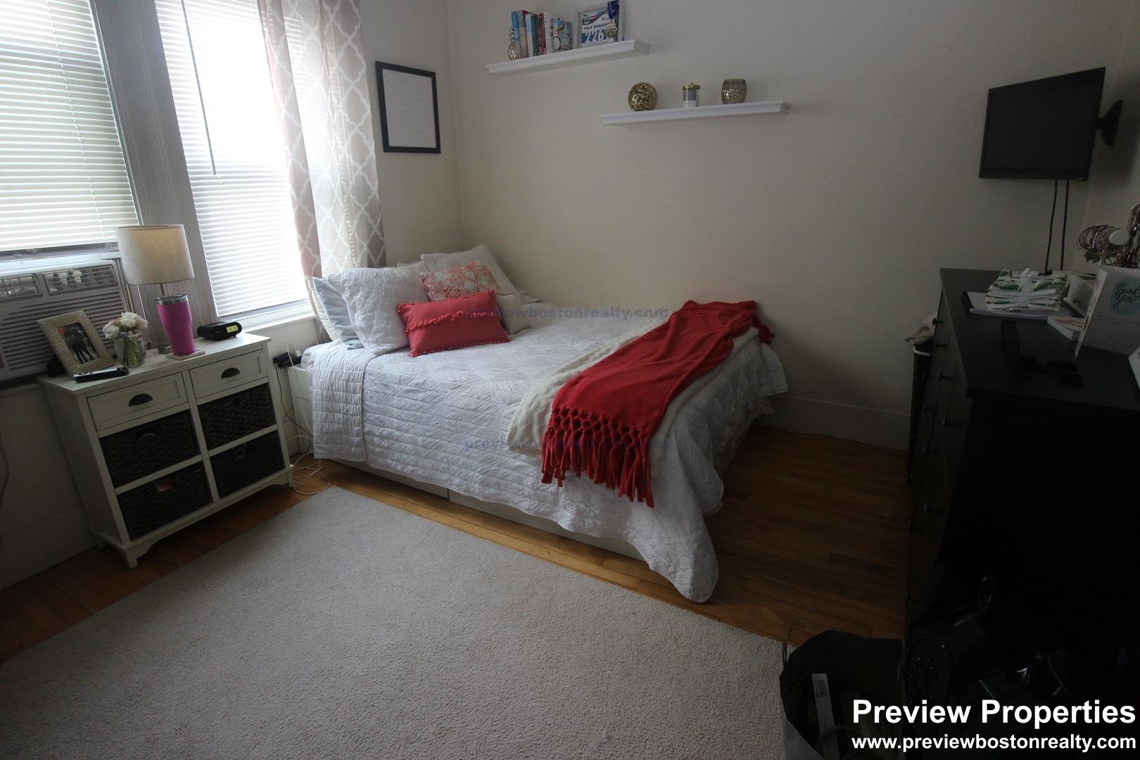 335 Faneuil St, Brighton