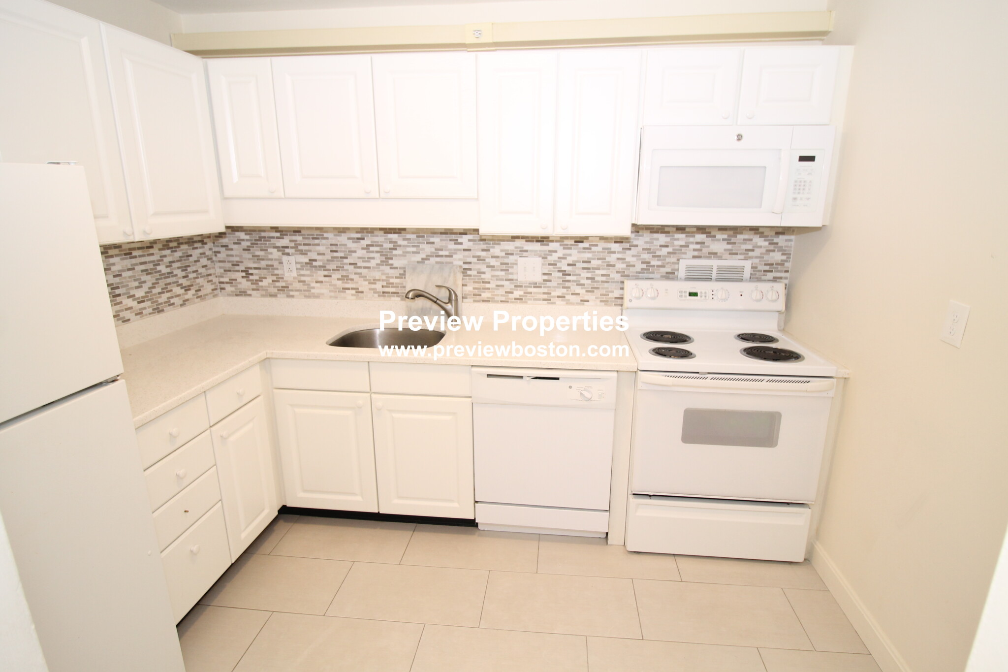 101 Monmouth St, Longwood