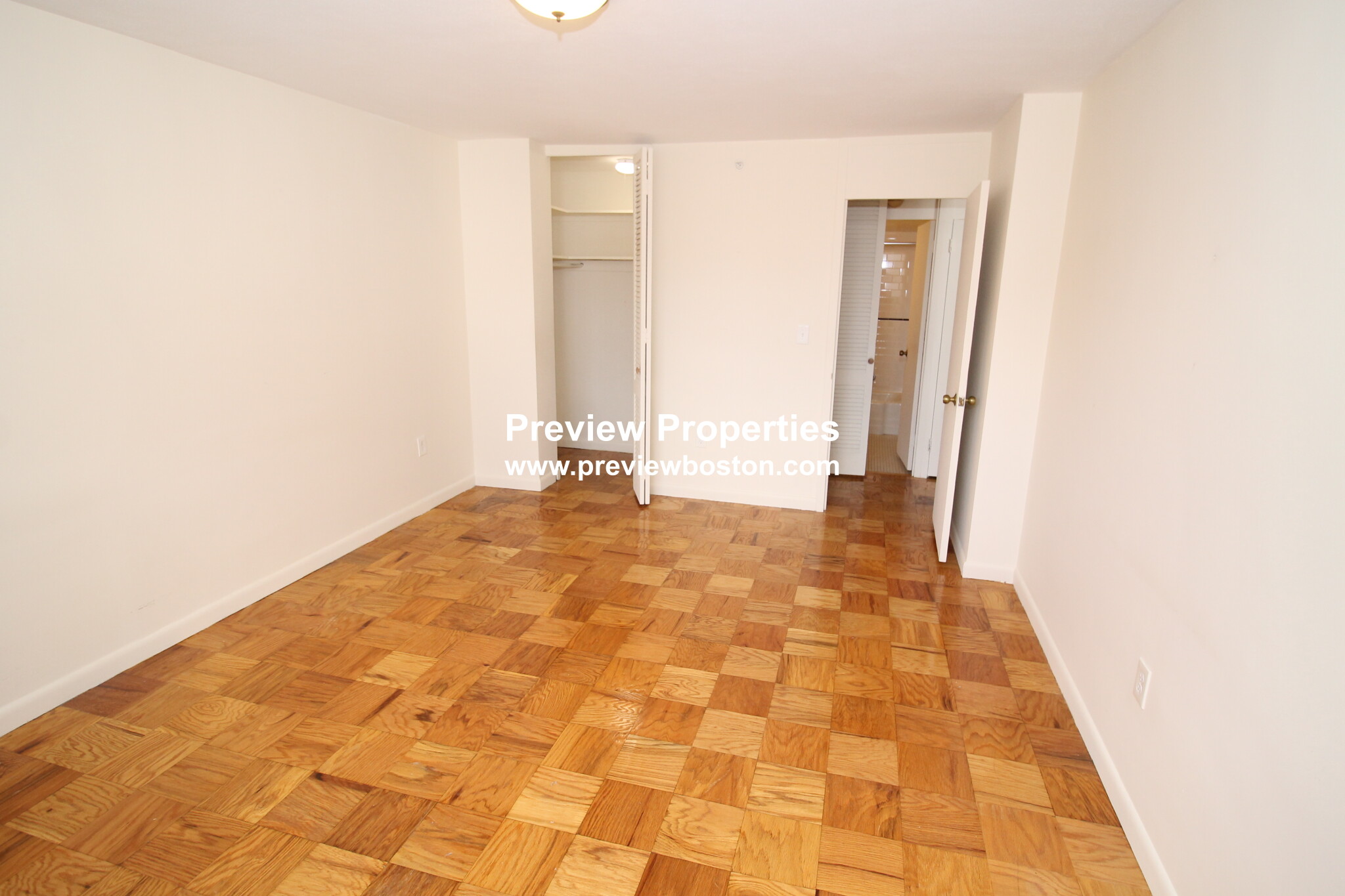 101 Monmouth St, Longwood