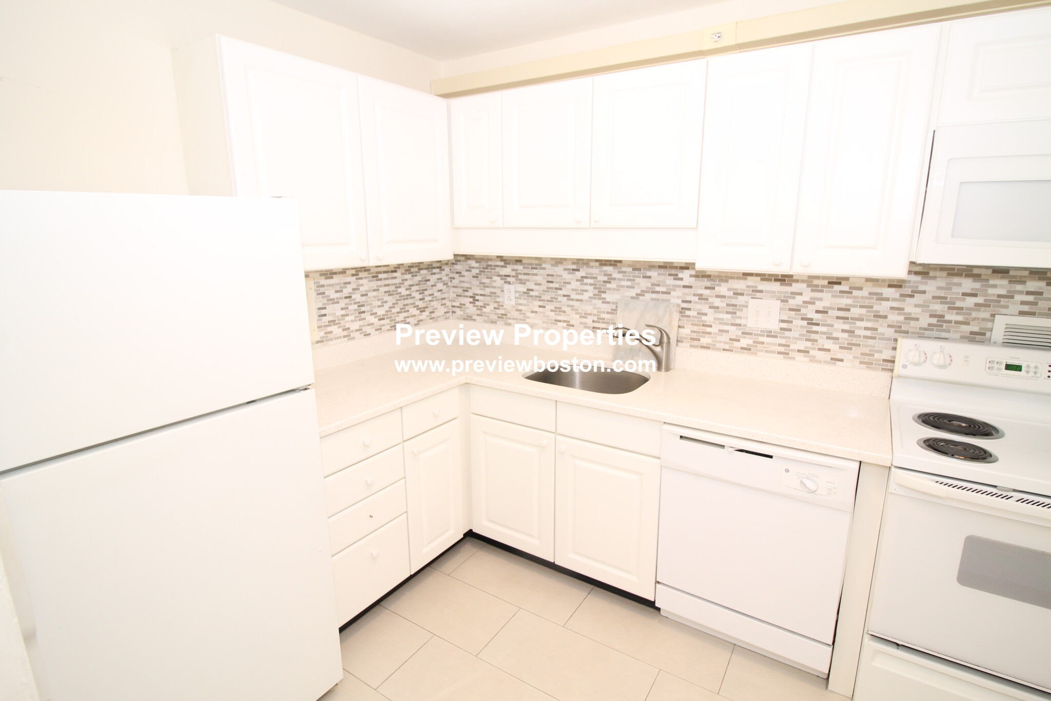 101 Monmouth St, Longwood