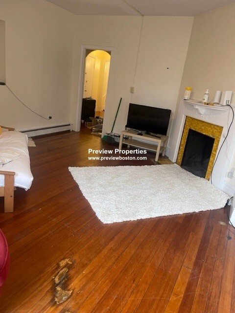 186 Naples Rd, Coolidge Corner