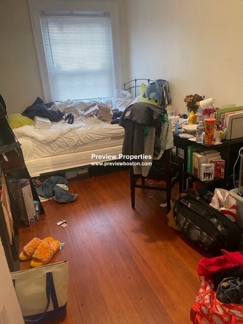 186 Naples Rd, Coolidge Corner