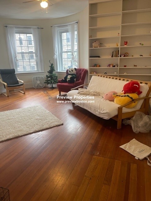 186 Naples Rd, Coolidge Corner