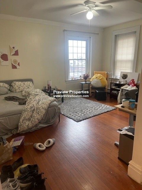 186 Naples Rd, Coolidge Corner