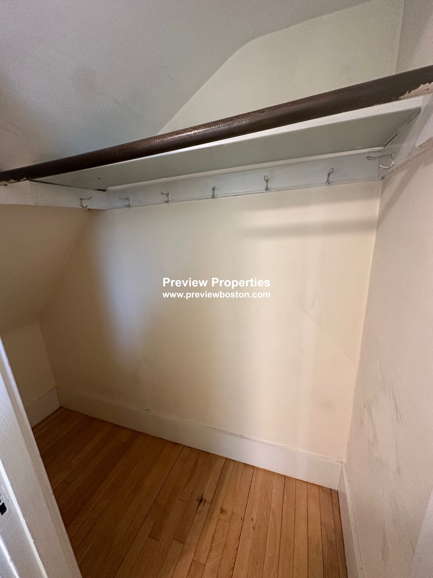 41 Hunnewell Ave, Brighton