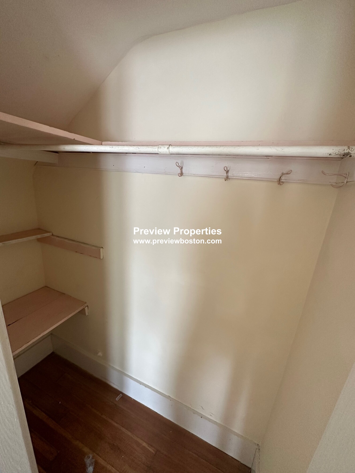 41 Hunnewell Ave, Brighton