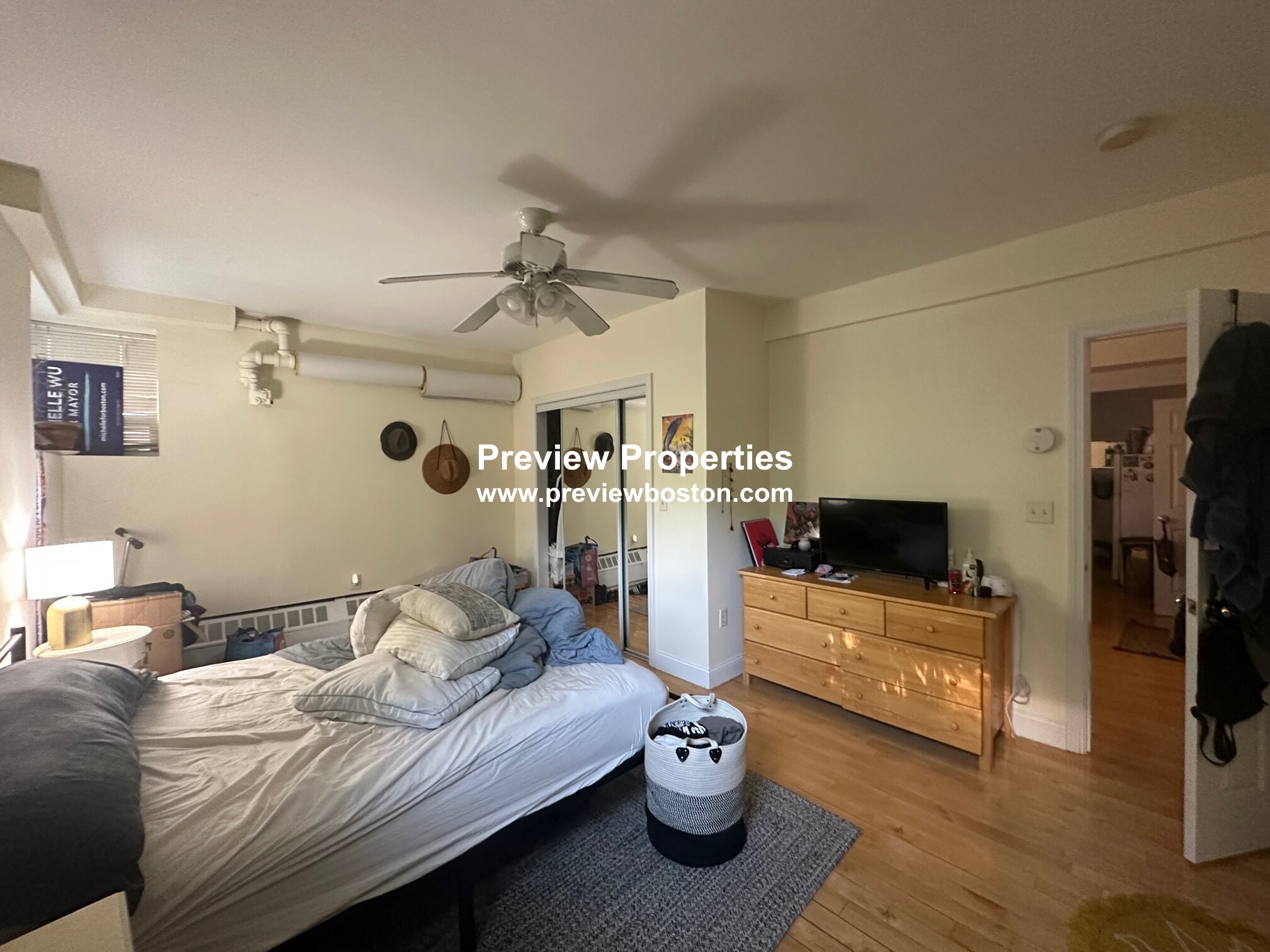 1555 Beacon St, Washington Square