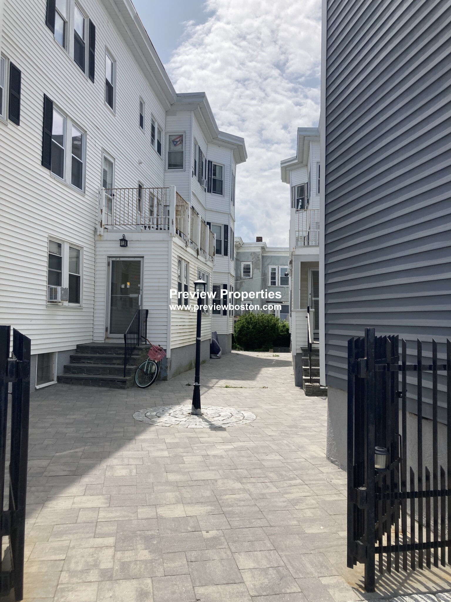 90 Winthrop Shore Dr, Winthrop