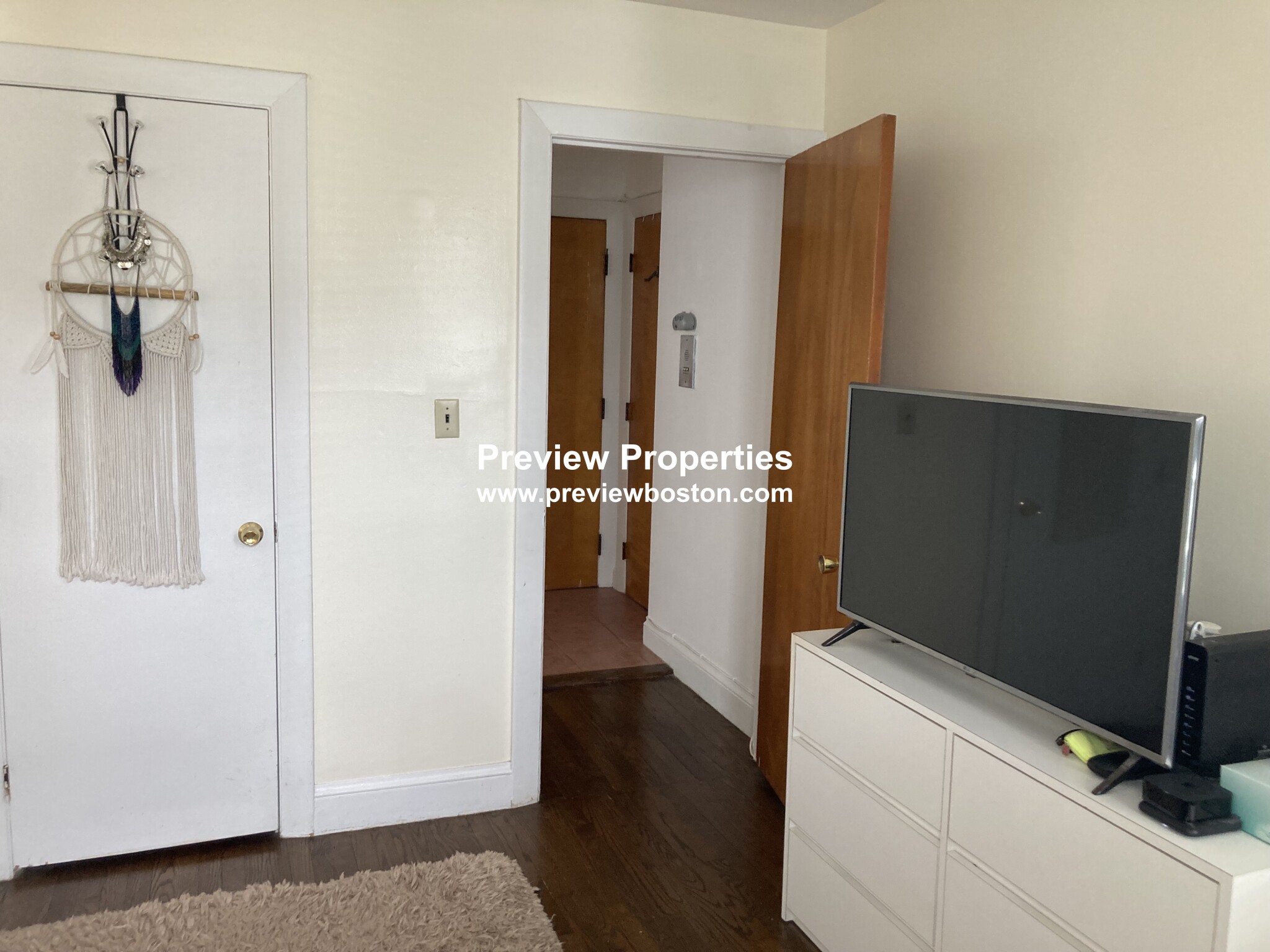 90 Winthrop Shore Dr, Winthrop