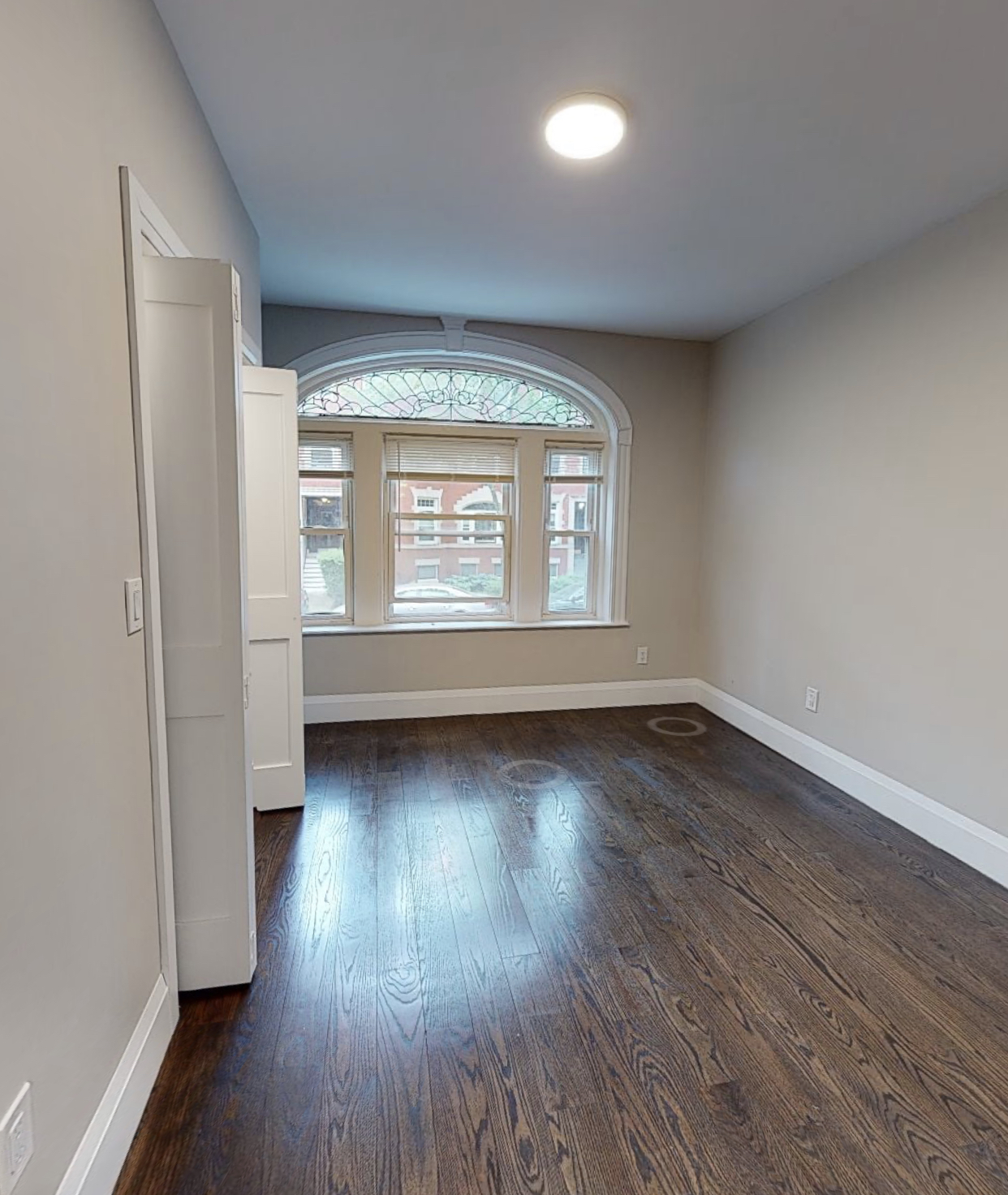 7 Strathmore Rd, Washington Square