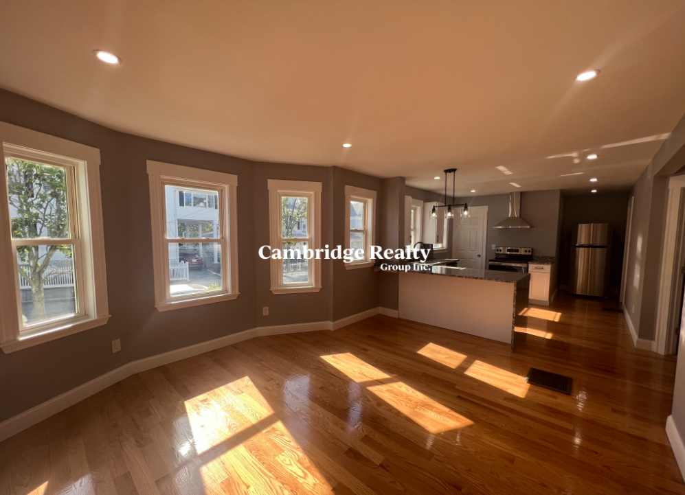 39 Albion St, Medford