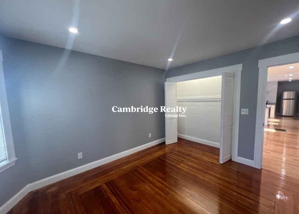 39 Albion St, Medford