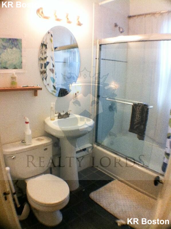 39 Pratt St, Allston