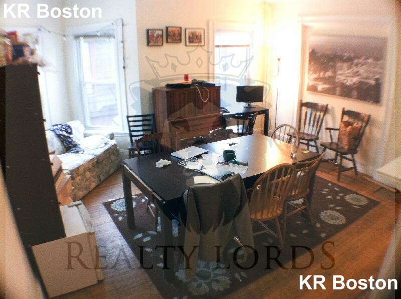 39 Pratt St, Allston