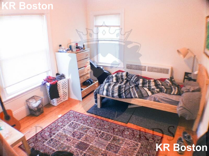 39 Pratt St, Allston