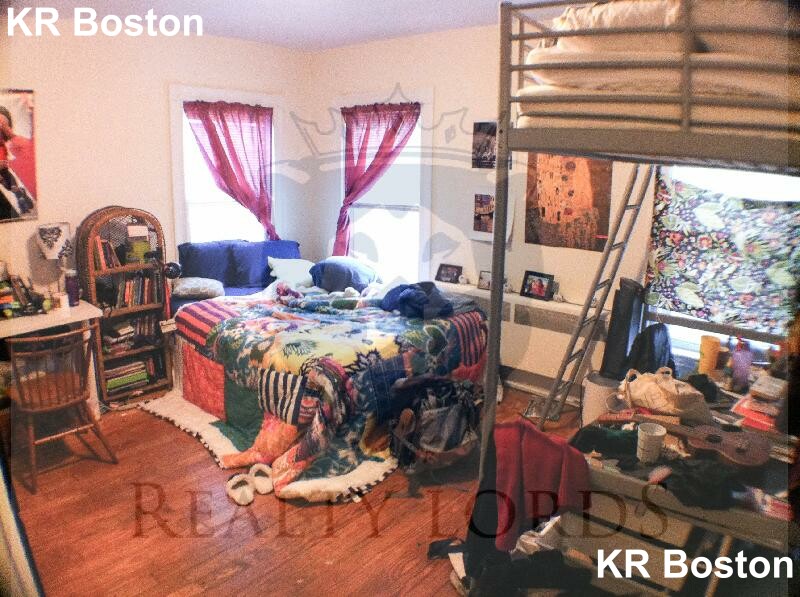 39 Pratt St, Allston