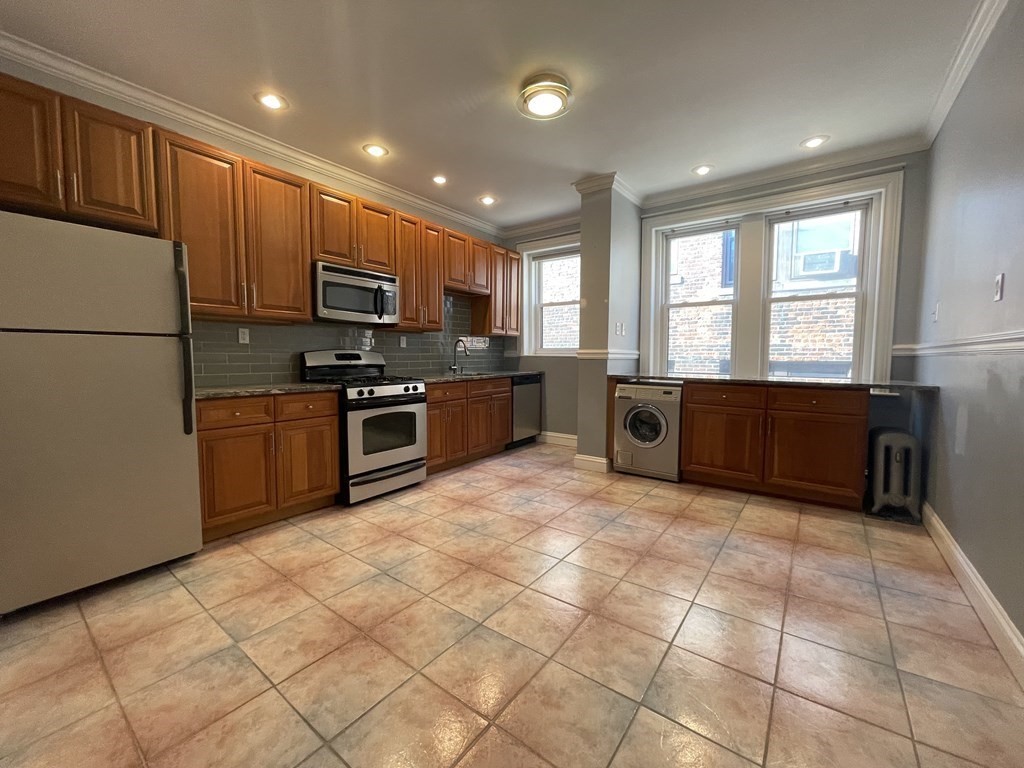 25 Stearns Rd, Brookline Hills