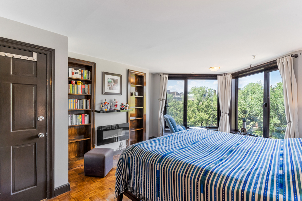 390 Commonwealth Ave, Back Bay