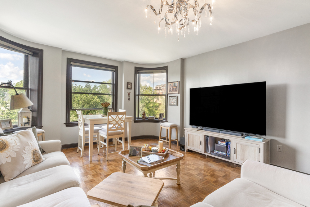 390 Commonwealth Ave, Back Bay