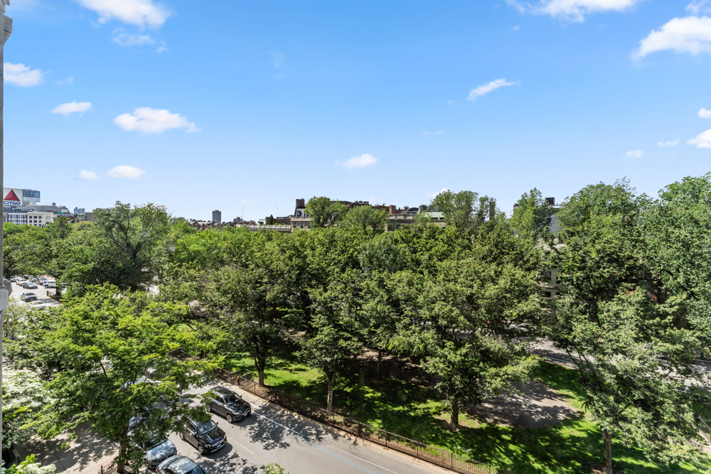 390 Commonwealth Ave, Back Bay