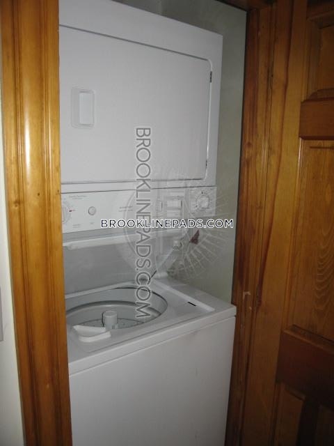 90 Browne St, North Brookline