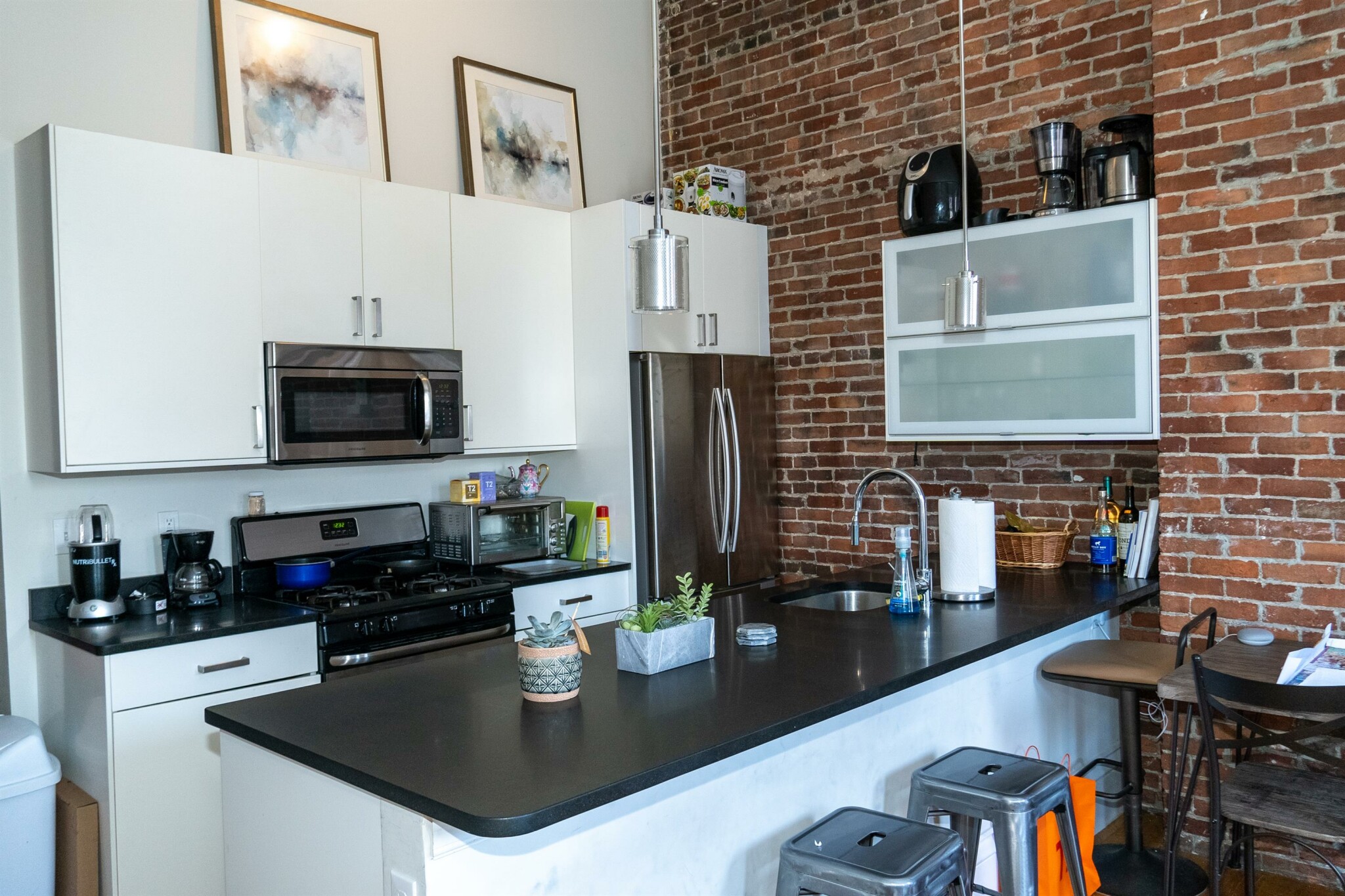 656 Massachusetts Ave, South End