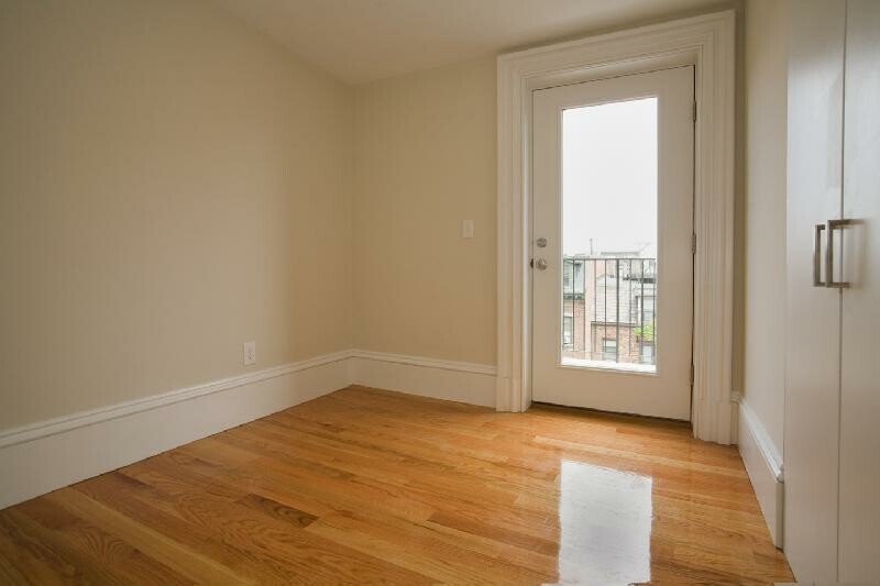 658 Massachusetts Ave, South End