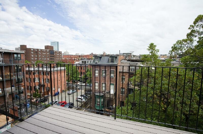 658 Massachusetts Ave, South End