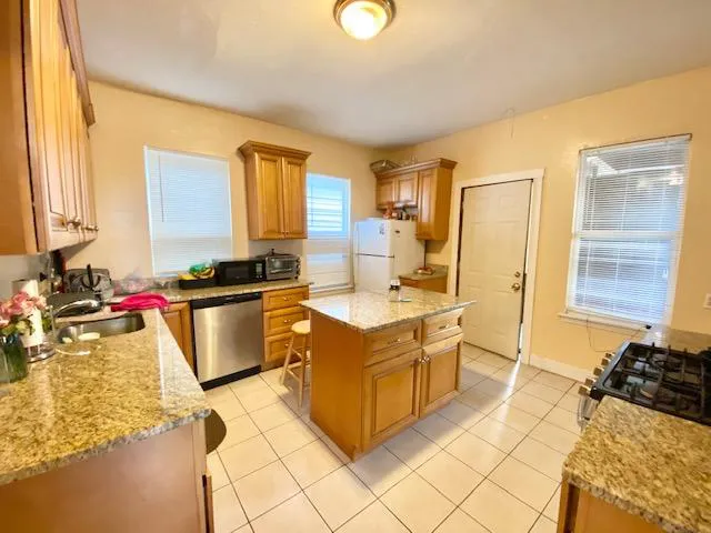 8 Eldora St, Mission Hill