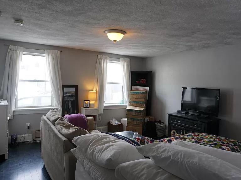 5 Cottage St, South Boston