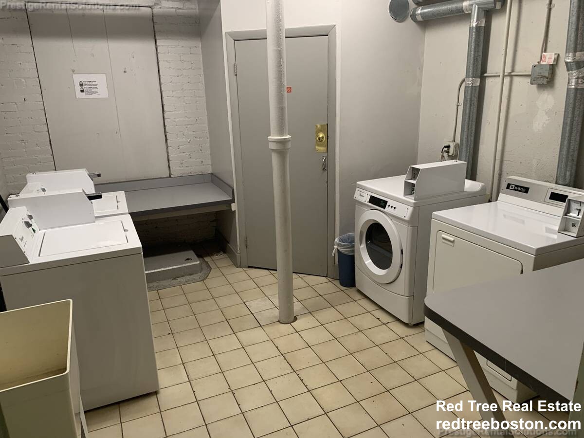 368 Riverway, Jamaica Plain