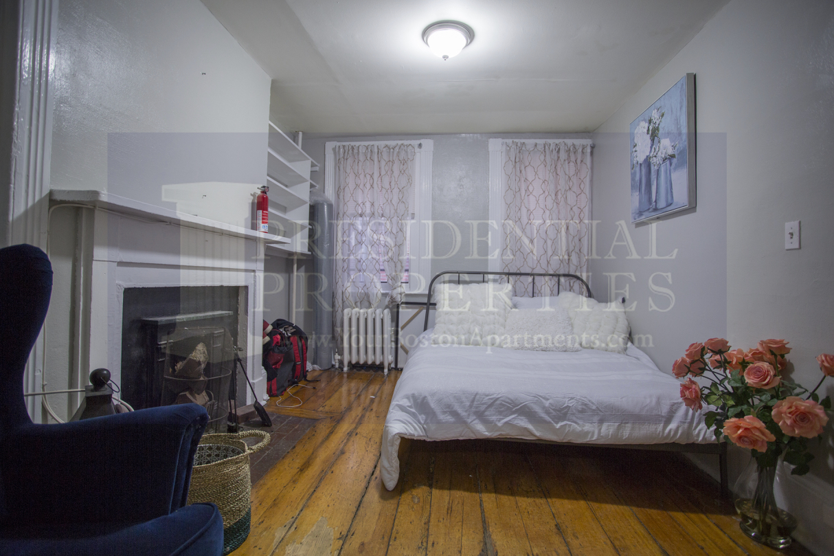 3 Champney Pl, Beacon Hill