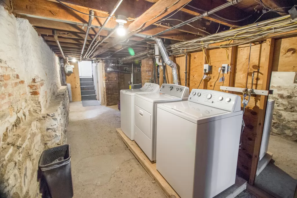 24 Suffolk St, The Port