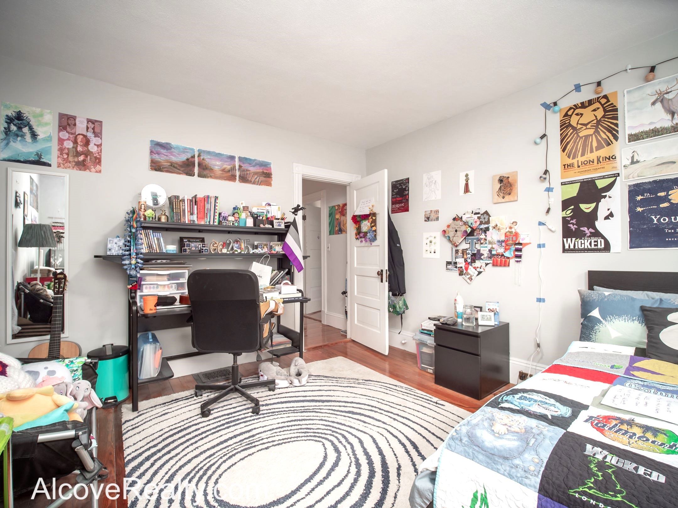 81 Bristol Rd, Medford